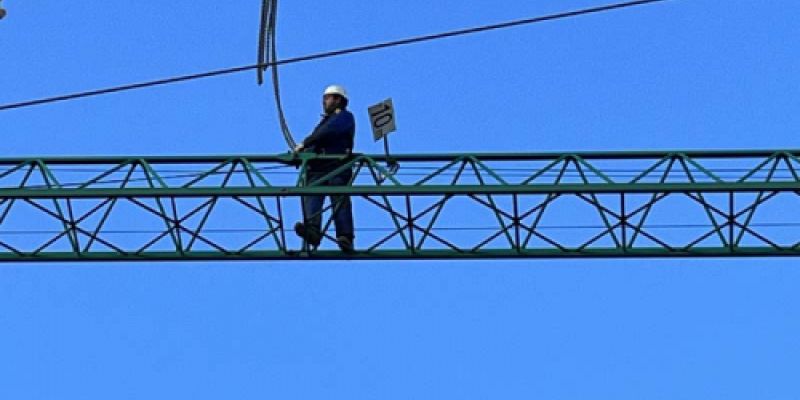 Imágenes de nuestras trabajos con las gruás Diego de León